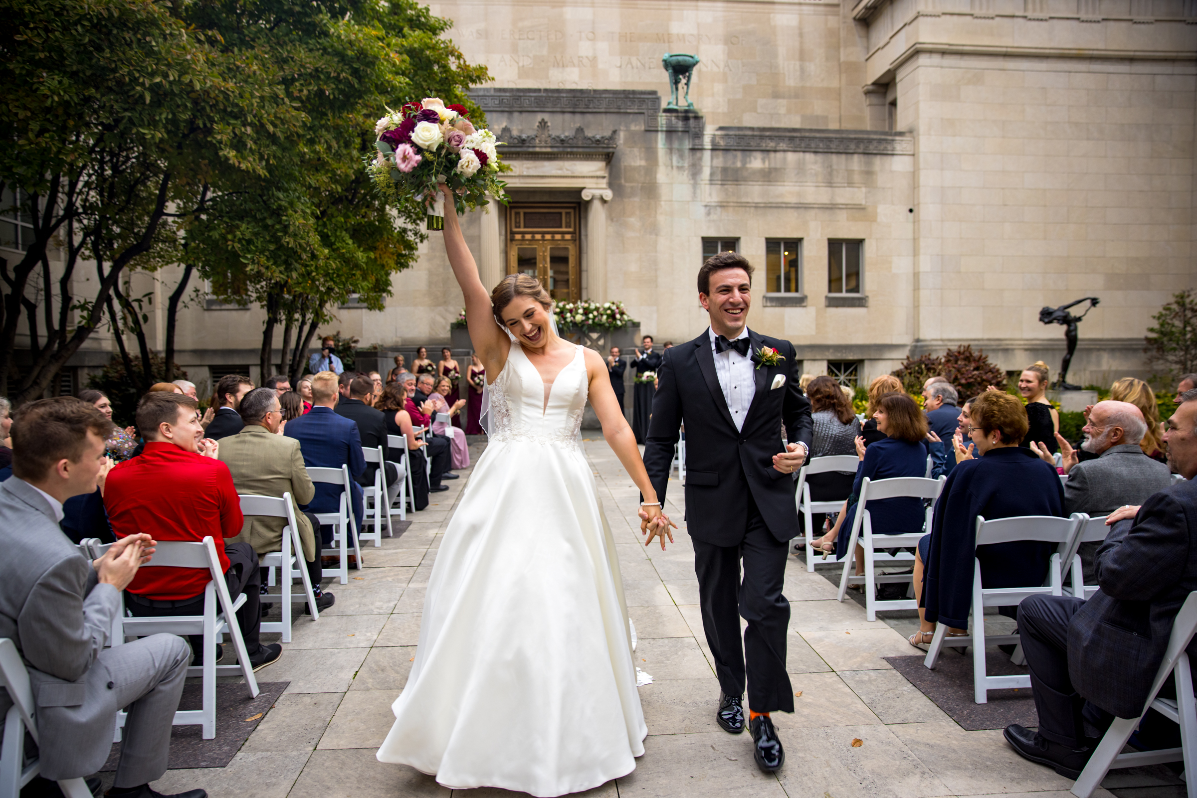 Wedding ceremony in courtyard of Cincinnati Art Museum